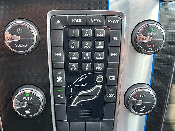 Volvo V40 15 of 22