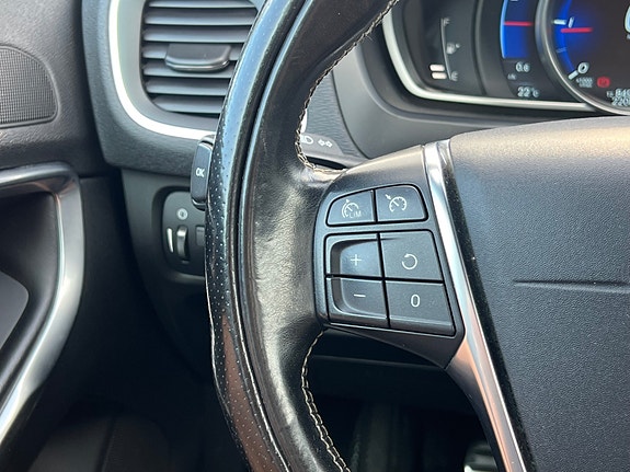 Volvo V40 16 of 22