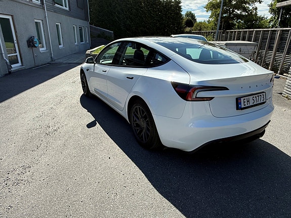 Tesla Model 3 3 of 9