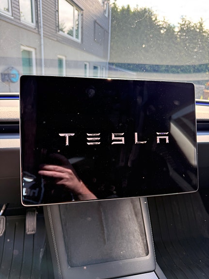 Tesla Model 3 8 of 9