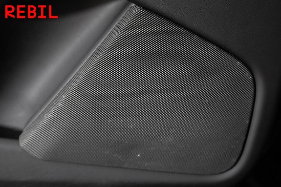 Tesla Model X 24 of 30