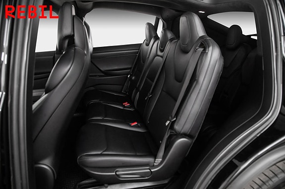 Tesla Model X 12 of 30