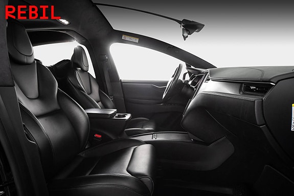 Tesla Model X 26 of 30