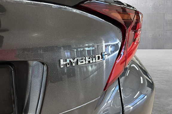 Toyota C-HR 20 of 30