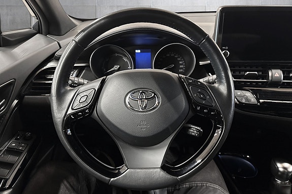 Toyota C-HR 11 of 30