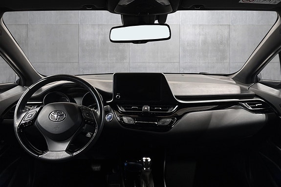 Toyota C-HR 9 of 30