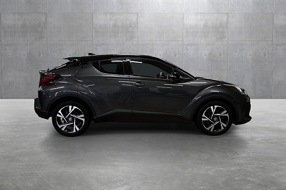 Toyota C-HR 6 of 30