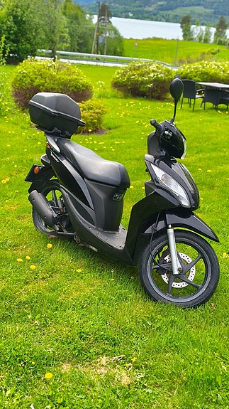 Honda Vision 50 2 of 3