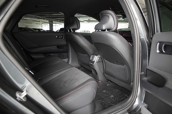 Hyundai Ioniq 6 23 of 27