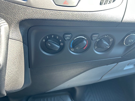 Ford Transit 18 of 23
