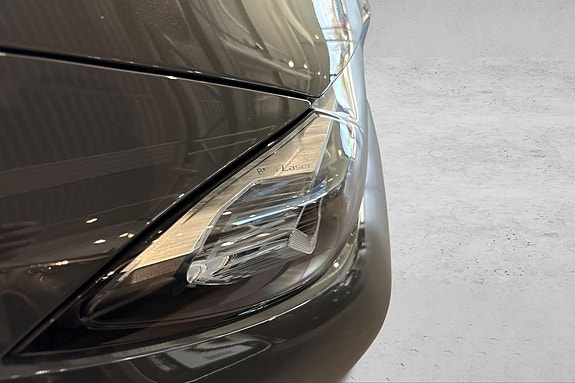 BMW i4 21 of 30