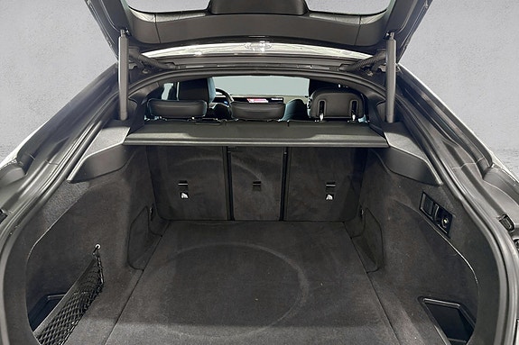 BMW i4 18 of 30