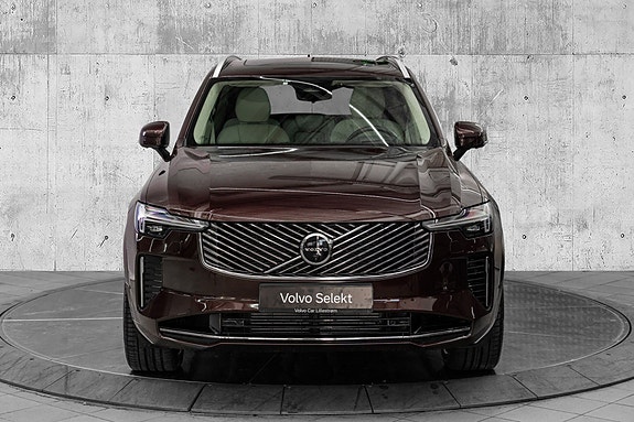 Volvo XC90 4 of 30