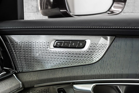 Volvo XC90 24 of 30
