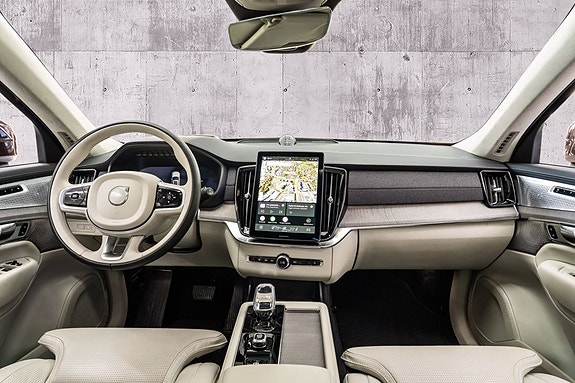 Volvo XC90 15 of 30