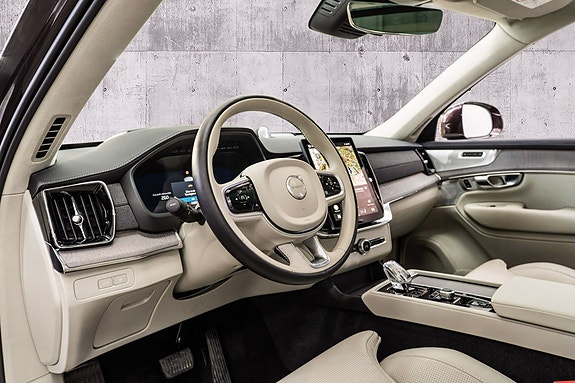 Volvo XC90 12 of 30