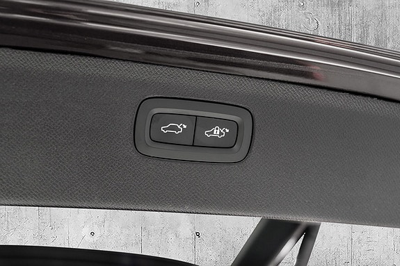 Volvo XC90 27 of 30