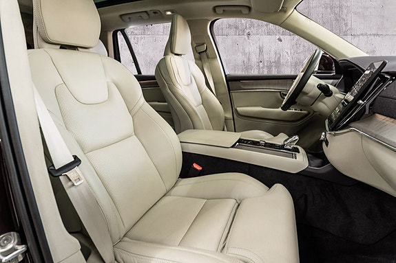 Volvo XC90 28 of 30