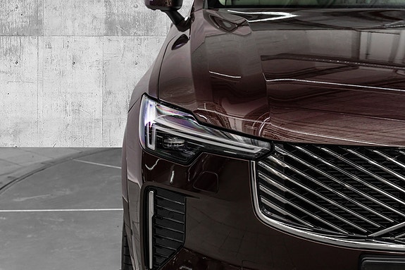 Volvo XC90 5 of 30