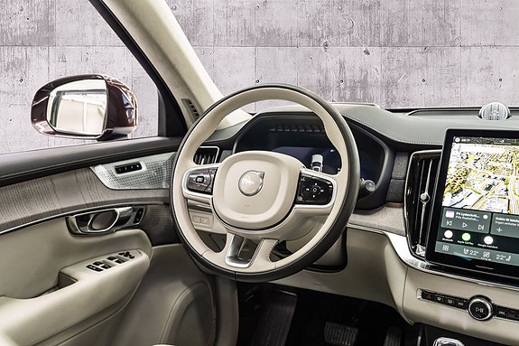 Volvo XC90 16 of 30