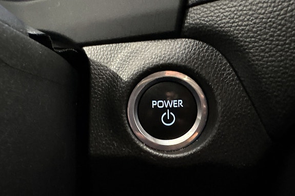 Toyota RAV4 Plug-in Hybrid 28 of 30