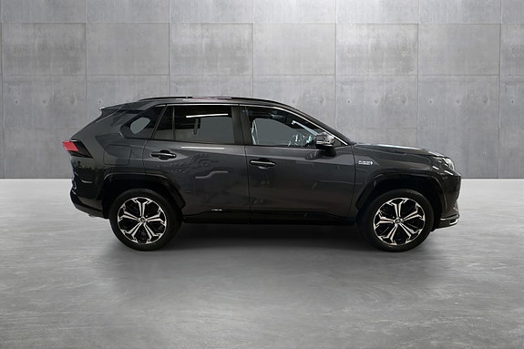 Toyota RAV4 Plug-in Hybrid 6 of 30