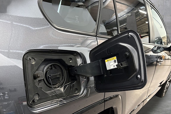 Toyota RAV4 Plug-in Hybrid 9 of 30
