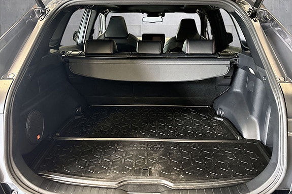 Toyota RAV4 Plug-in Hybrid 18 of 30