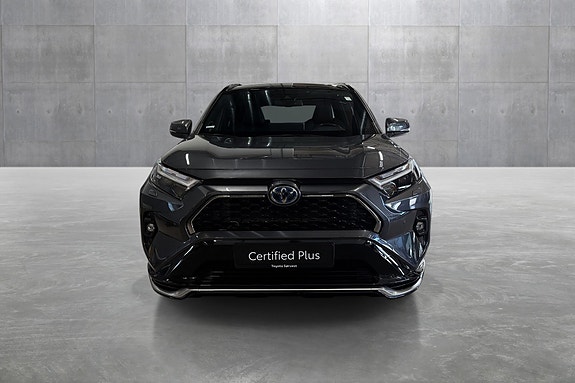 Toyota RAV4 Plug-in Hybrid 8 of 30