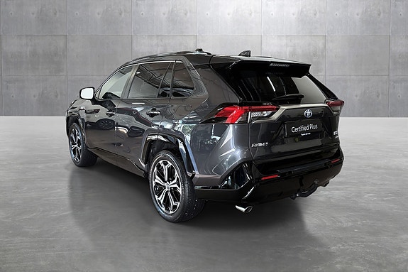 Toyota RAV4 Plug-in Hybrid 3 of 30