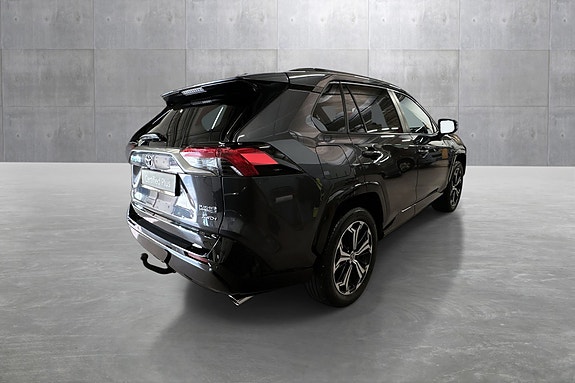 Toyota RAV4 Plug-in Hybrid 5 of 30