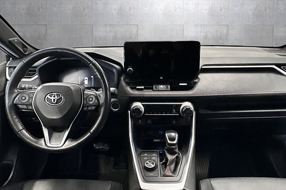 Toyota RAV4 Plug-in Hybrid 10 of 30