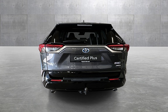Toyota RAV4 Plug-in Hybrid 4 of 30