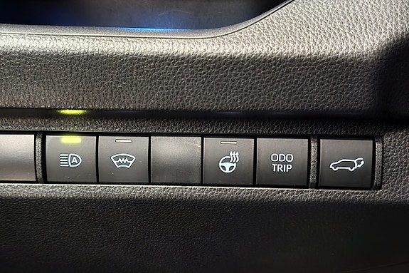 Toyota RAV4 Plug-in Hybrid 21 of 28