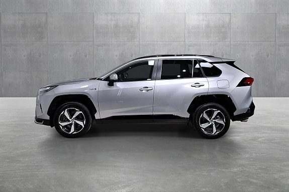 Toyota RAV4 Plug-in Hybrid 2 of 28