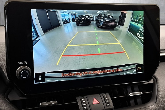 Toyota RAV4 Plug-in Hybrid 12 of 28