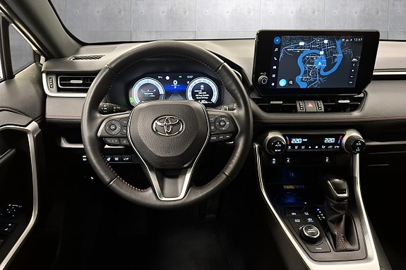 Toyota RAV4 Plug-in Hybrid 9 of 28