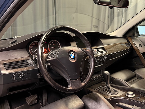 BMW 520i 24 of 30