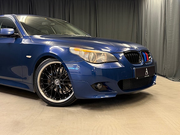 BMW 520i 2 of 30