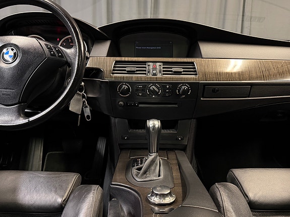 BMW 520i 27 of 30