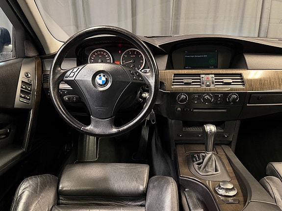 BMW 520i 26 of 30