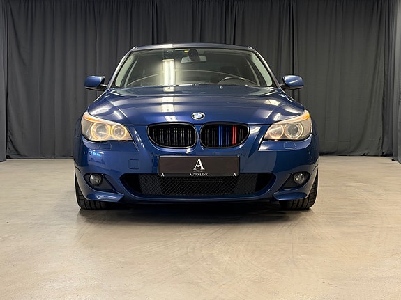 BMW 520i 4 of 30
