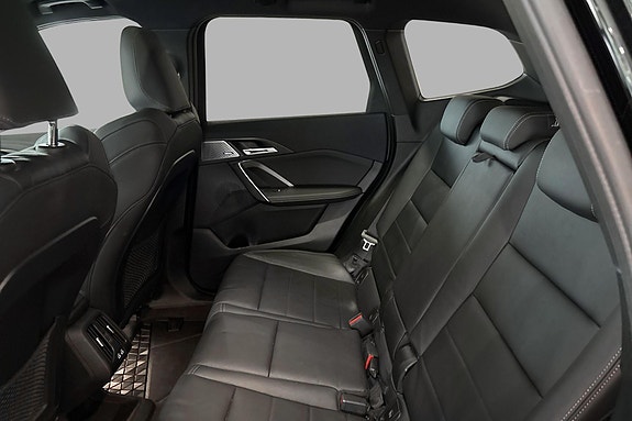 BMW iX1 16 of 30