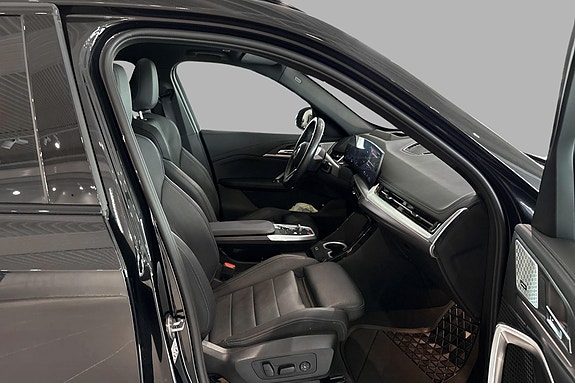 BMW iX1 15 of 30
