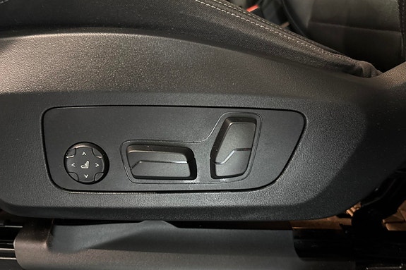 BMW iX1 26 of 30