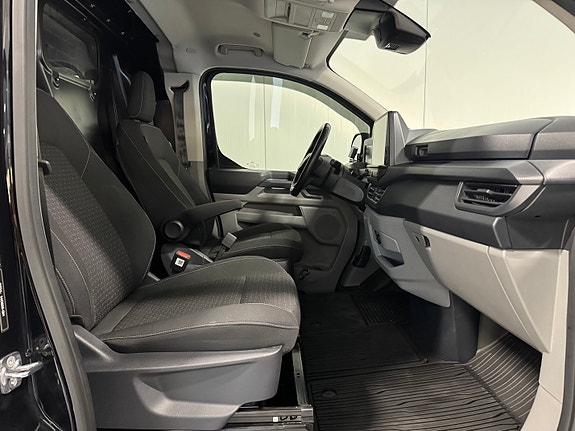 Ford Transit Custom 320L 27 of 30