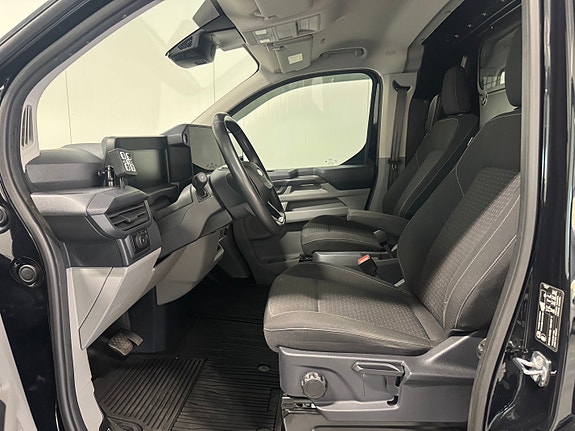Ford Transit Custom 320L 24 of 30