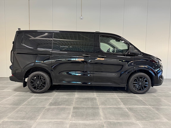 Ford Transit Custom 320L 2 of 30