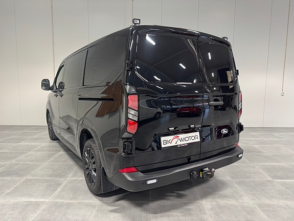 Ford Transit Custom 320L 13 of 30