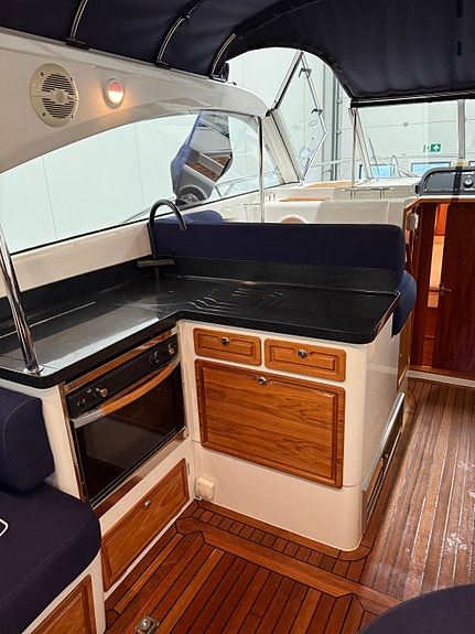 2008 Marex 350 Cabriolet Cruiser - Volvo Penta D6-370 13 of 27